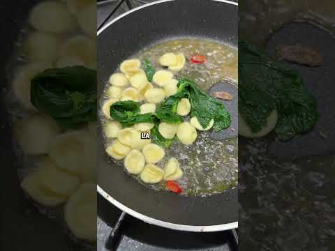 Orecchiette con cime di rapa🤩🎥@EnneAgency