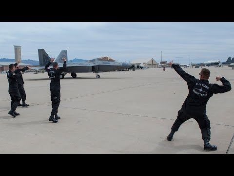 Incredible Video of F-22 Raptor Demo Team 2021 Heritage Flight Training Course