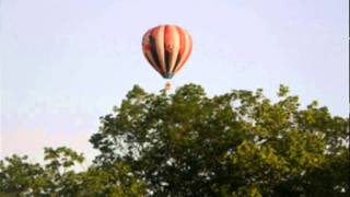 preview picture of video 'Flying with Whats Up Ballooning 2011'