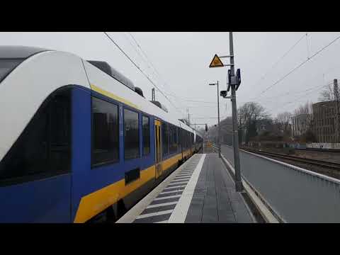 Einfahrt RE10 nach Kleve in Düsseldorf-Bilk @Duewag