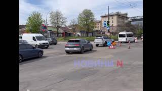 В центре Николаева автомобильный затор из-за ремонта дороги: видео с места
