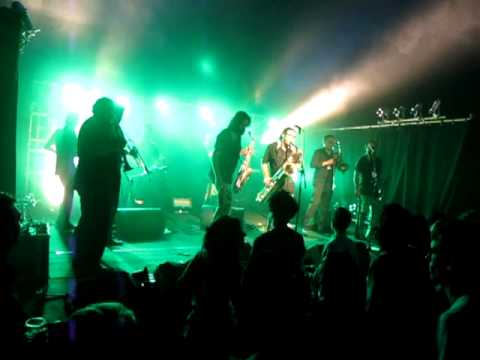 MANGUIDEM TAFTAF aux Z'accros d'Ma Rue à NEVERS - 2012.07.08