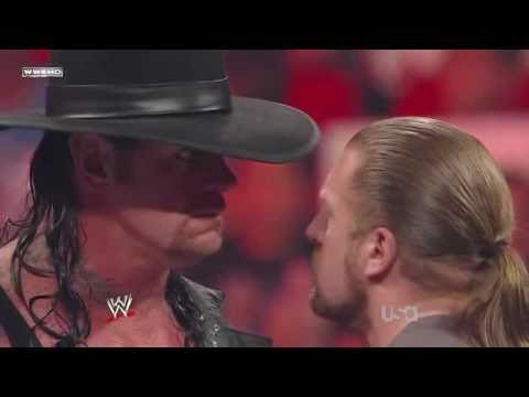 Triple H and Undertaker returns 2011 on WWE RAW 2/21/11 *HD*