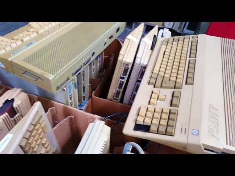 Epic Retro Tech Trove: NZ's MASSIVE Vintage Computer Sale in Lockdown (2020 Tour!)
