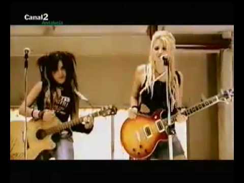 Tisuby & Georgina - Monotonía (Video Oficial)