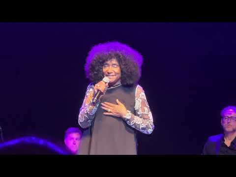 La La Brooks - Then He Kissed Me 2025