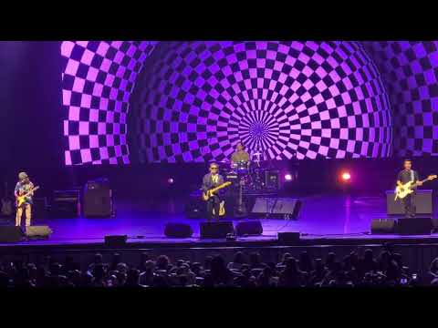 Videoclip de Huwag Kang Matakot (Live) — Eraserheads