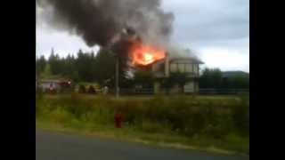 preview picture of video 'House Fire, Church Rd, Parksville BC, Canada, 9/9/2012, raw footage, pre-arrival'