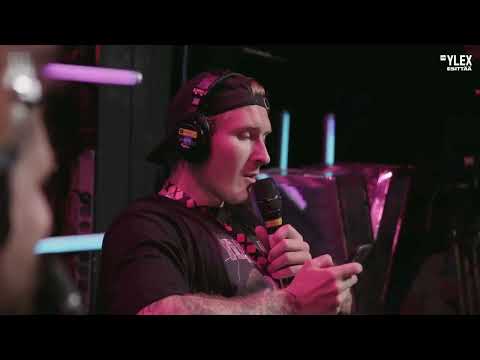 YleX Aamu livenä Tavastialla 1.7.2022 - Juuso "Köpi" Kallion puhe Ville "Viki" Eerikkilälle