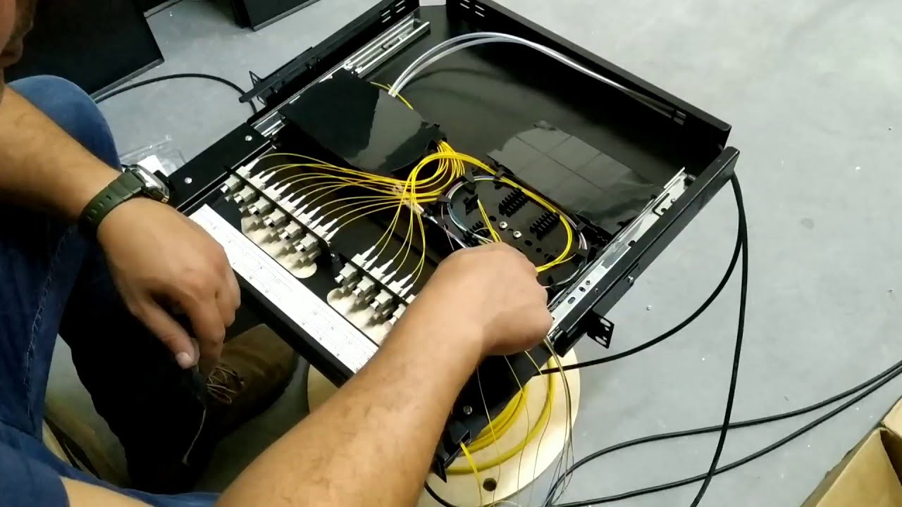 Como montar um DIO - Entrada de cabo e organização da bandeja - AULA 1