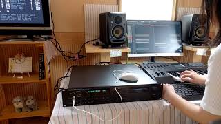 Video thumbnail for I tried playing the S-550 (Roland Vintage Sampler) Cool Synth Base! by SA-105 Project