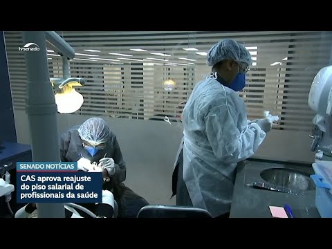 CAS aprova reajuste do piso para médicos; texto vai à Câmara