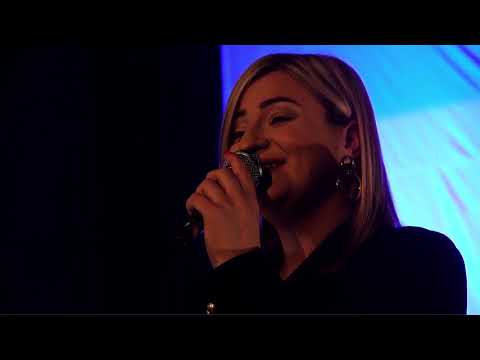 Orkestar Muzičke Omladine & Nejra - Pamtim samo sretne dane (Gabi Novak)