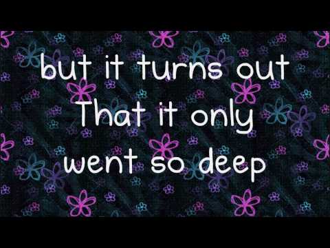 Demi Lovato- Everything You're Not (Lyrics)