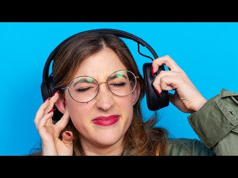 你可能會損害你的耳朵。停下來！ (You're probably damaging your ears. Stop!)