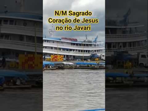 NAVEGAÇÃO NA AMAZÔNIA. Navio N/M Sagrado Coração de Jesus no rio Javari, porto de Benjamin Constant.
