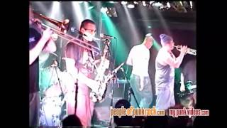 CATCH 22 - 9mm and a Three Piece Suit @ Chez Dagobert, Québec City QC - 2000-09-15