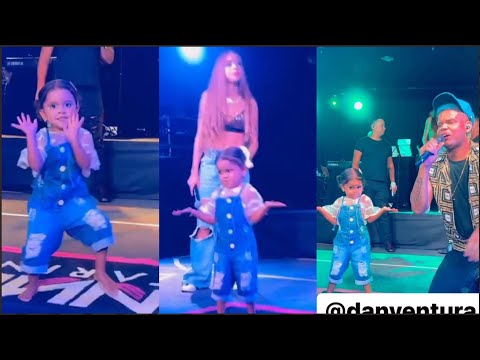 Andrielly dança e faz coreografia no show Dan Ventura e Anna Catarina