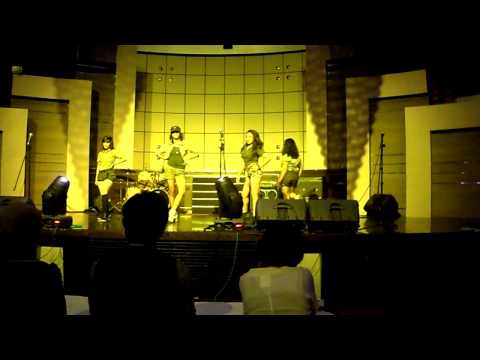 4Issue (4minute cover) Huh Change I My Me Mine First on Sparkling Asia 06022011