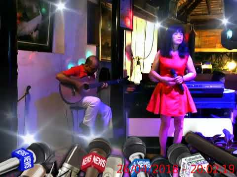 Thể hiện bởi Hoài Mỹ