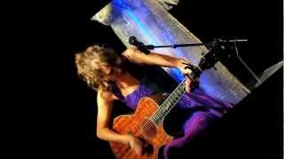 Taylor Swift - Drops of Jupiter (Live) HD