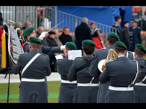 Marsch aus Petersburg 12.11.2019 Gelöbnis Reichstag