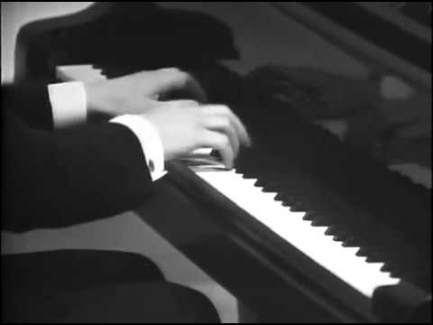Arturo Benedetti Michelangeli   Chopin Valzer Op 69 N 1
