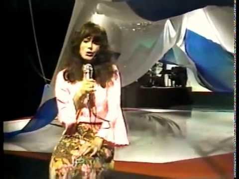 Pauline Julien en spectacle à l'émission Vedettes en Direct