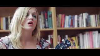 &#39;On and On&#39; Longpigs cover: She Makes War, Big Comfy Sessions