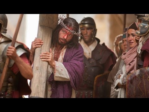 Jesús es azotado y crucificado