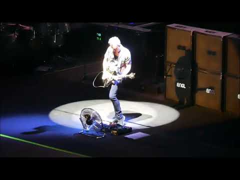 Thumbnail for Deep Purple - Presentazione assolo chitarra (Simon McBride) prima di Uncommon Man - Roma, 10/7/2024 by Simon McBride