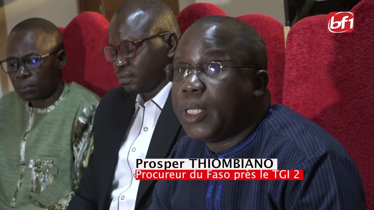 " Il l'a d'abord poignardée au cou avant de l'égorger pour s'assurer que sa mort est effective ... "