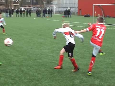 Eerste helft DOVO JO11-2 - HOOGLAND JO11-1 competitie