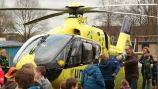 preview picture of video 'Trauma helicopter in Veendam opgenomen met de Canon 600D in HD op 18 Maart zondagmorgen'