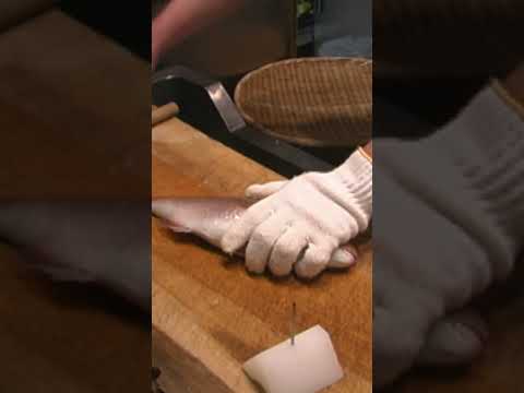 Cruel Cuisine - the Japanese Art of Preparing Live Seafood