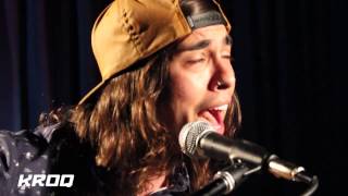 Pierce The Veil - I&#39;m Low On Gas And You Need A Jacket (KROQ Acoustic)