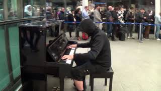 Long Queue Leads To New Orleans Piano Frenzy