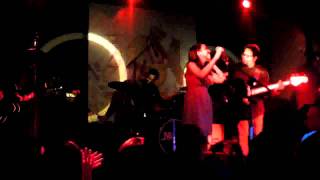 MOCCA - Life Keeps on Turning + It&#39;s Over Now (medley)