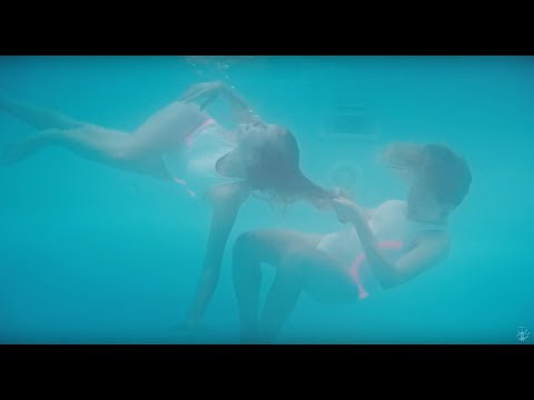 Alice et Moi - C'est toi qu'elle préfère (Clip Officiel)