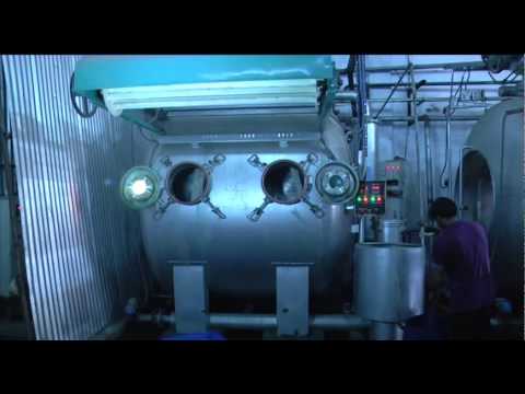 Soft flow dyeing machine