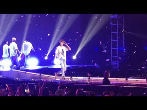 190816 Kang Daniel 강다니엘 Color On Me in Singapore - ending bow