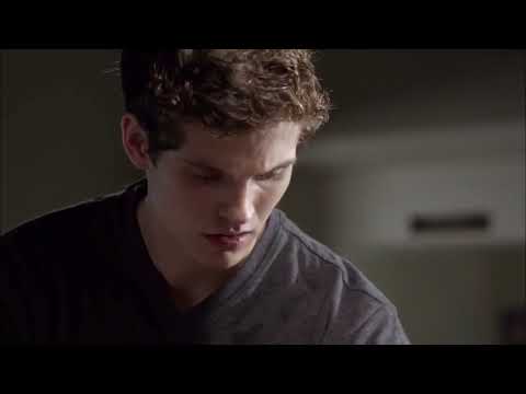 Teen Wolf 2x11 Deaton Tell Isaac about with animal smell He takes his pain first time and smiles.