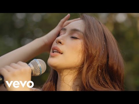 Santo - Live Performance by Lala Vinzon