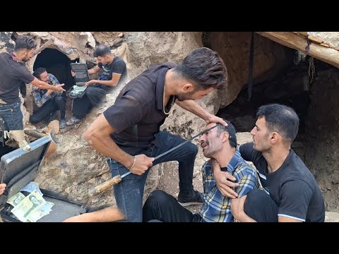 Taking Ali's money back from Narges' husband with the cooperation of Ali and Mohammad