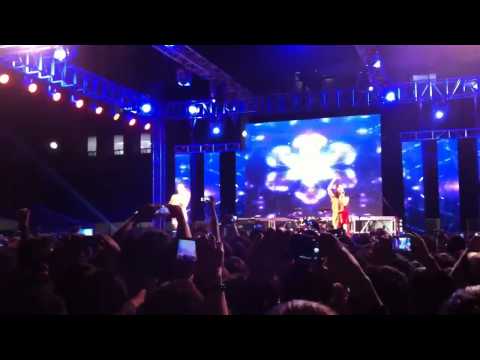 Davichi performed 8282 in KU Festival