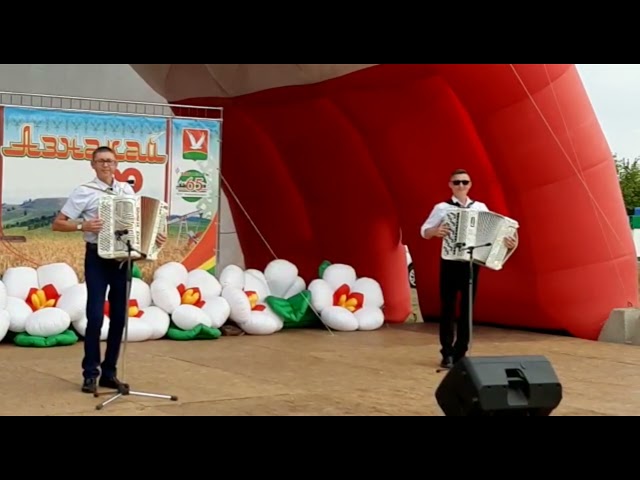 Азнакай төзүчеләрен һөнәри бәйрәмнәре белән котладылар