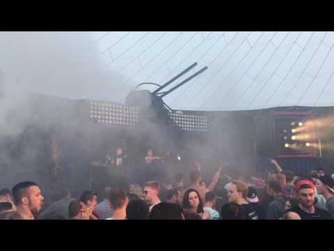 Hardstyle Mafia Playing: Freakshow & Yuna-X - The Rain @ Defqon.1 2016