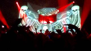 Excision&#39;s Encore!..throw your X up!