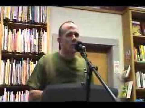 MZD answers a question about the houseofleaves forums