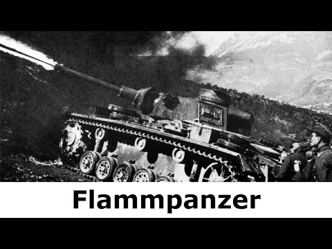 Soldat erklärt die Flammenpanzer der Wehrmacht